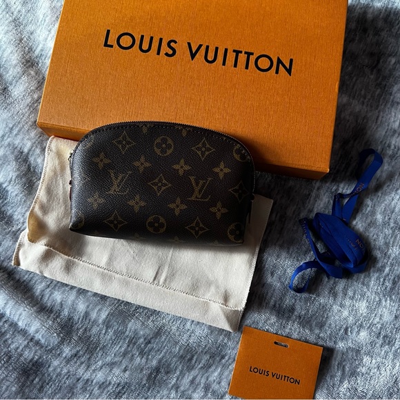 LOUIS VUITTON MONOGRAM COSMETIC POUCH MAKEUP BAG - Picture 2 of 7